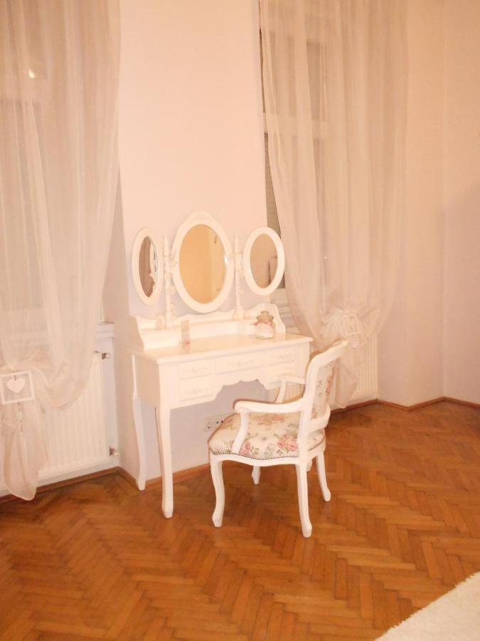 Standard Apartment By Hi5 - Romantic Flat 70Mq Budapest Kültér fotó